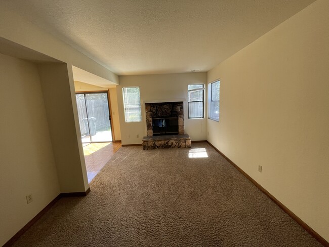 Building Photo - 3012 Baronian Ct