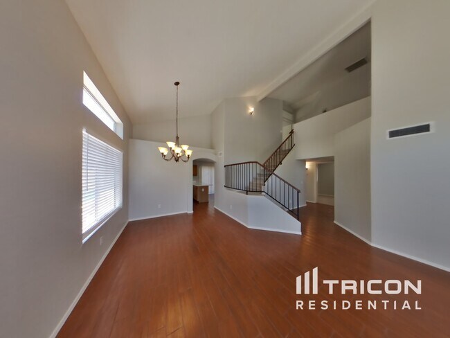 Building Photo - 8566 W Denton Ln