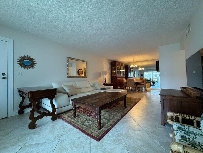 Foto del edificio - 6219 Bay Club Dr