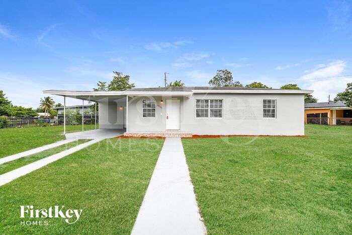 Foto principal - 19241 NW 6th Ave