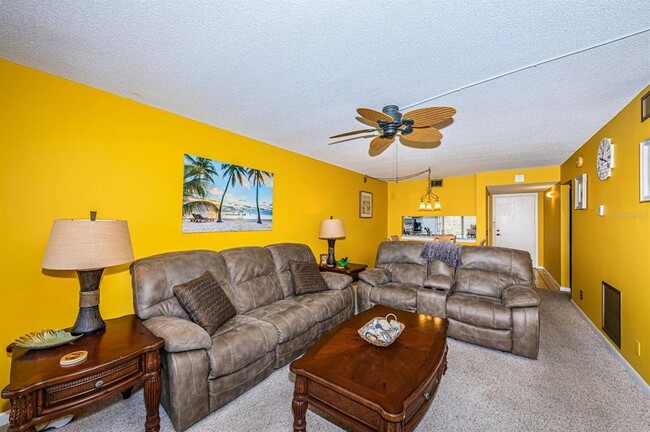 Building Photo - 6273 Bahia Del Mar Blvd S