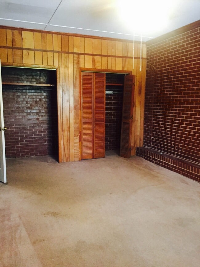 Foto del edificio - 214 Circle Dr