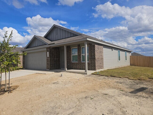 Building Photo - 3449 Sky Pl
