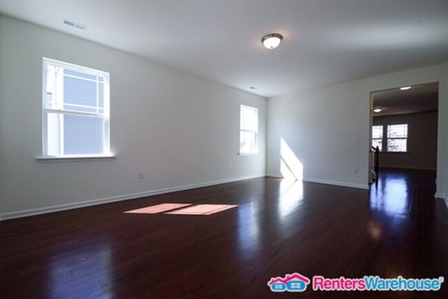 Foto del edificio - Spacious open floorplan!!