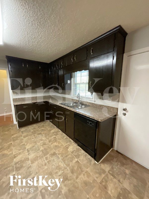 Foto del edificio - 1393 Panola Rd