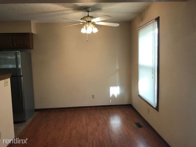 Building Photo - 1012 S Cypress