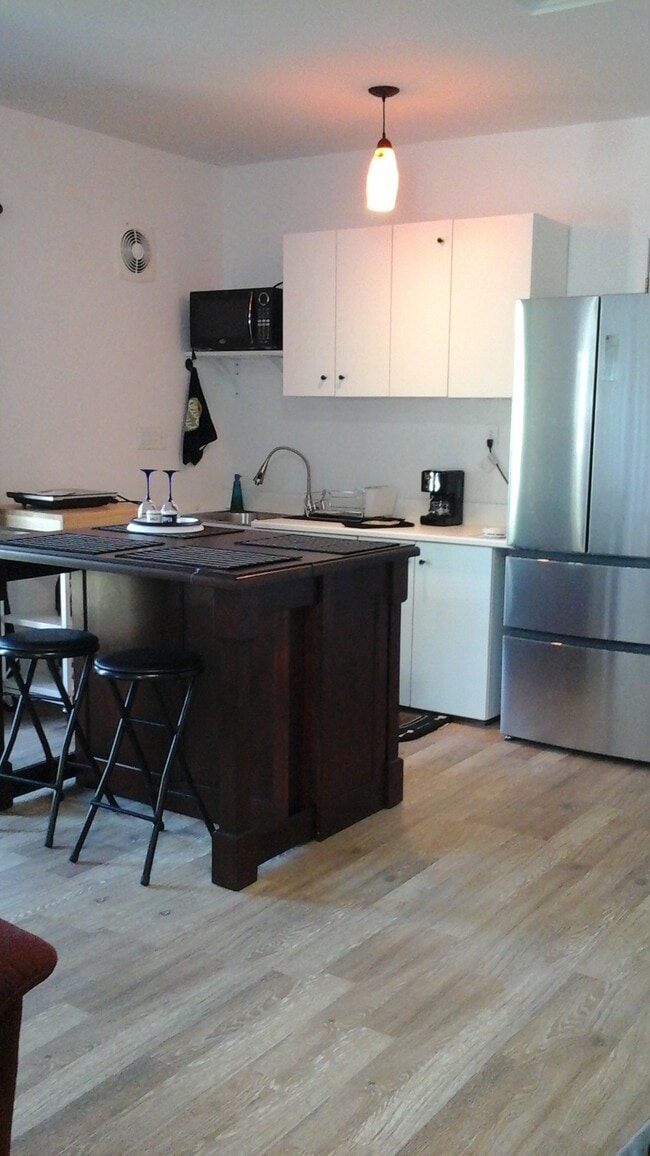 Building Photo - 2065 San Miguel Dr