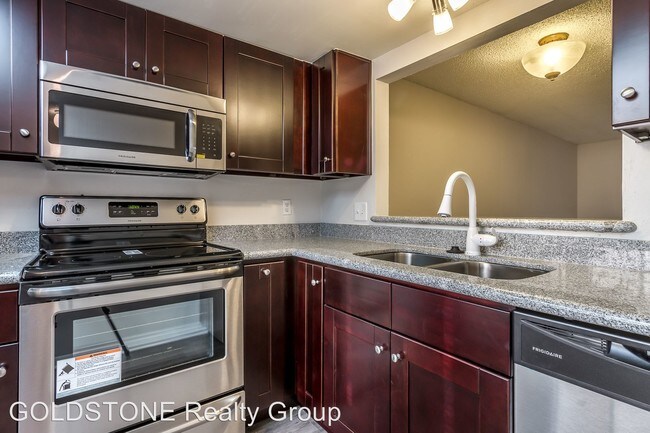 Building Photo - 6310 Newtown Cir