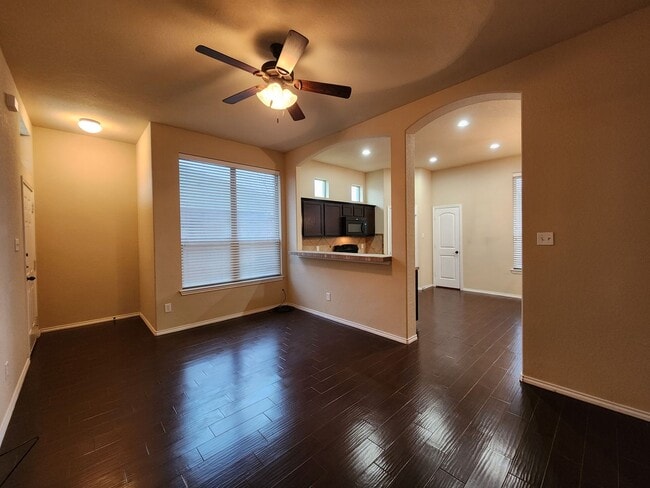 Foto del edificio - 2 Weeks Free Rent! 3/2.5/2 Duplex / Minute...