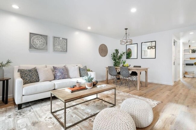 Building Photo - Exceptionally Upgraded First Floor Cedar C...