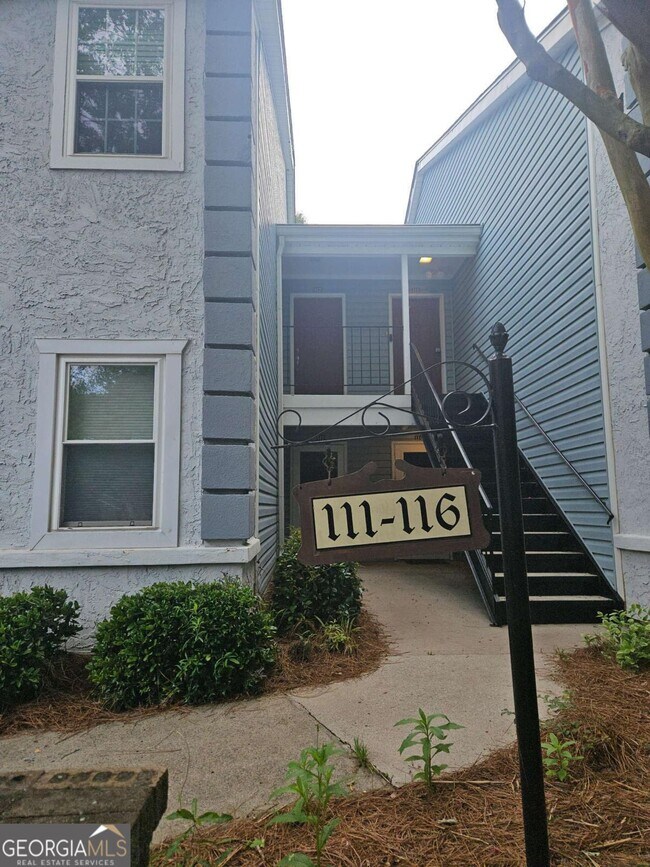 Building Photo - 113 Hampshire Ct