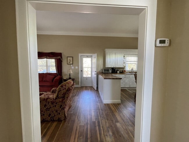 Building Photo - 40523 North End Rd