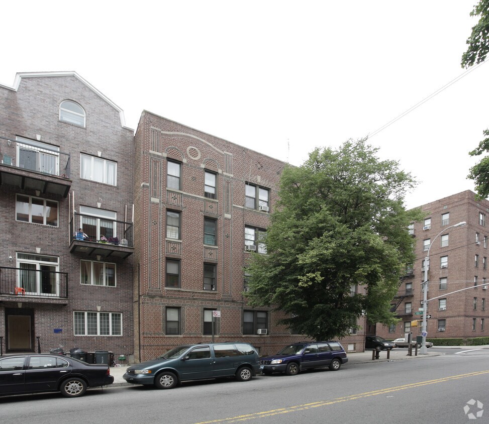 Building Photo - 1180 46th St