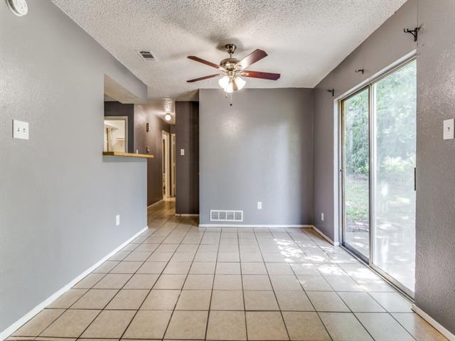 Building Photo - 717 Prairie Creek Dr