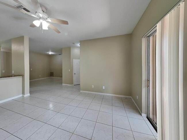 Building Photo - 1422 SW 158th Ave