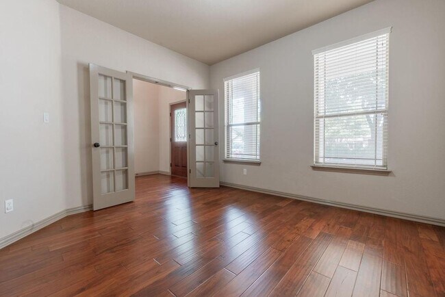 Building Photo - 1509 Greenside Dr