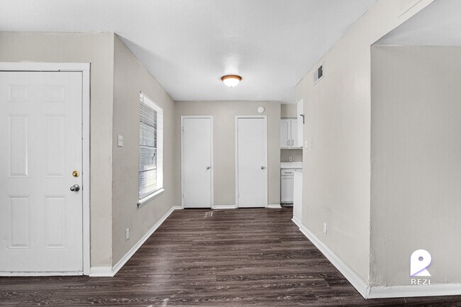 Building Photo - 1320 31st St N