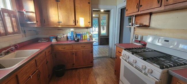 Building Photo - 1301 13th St