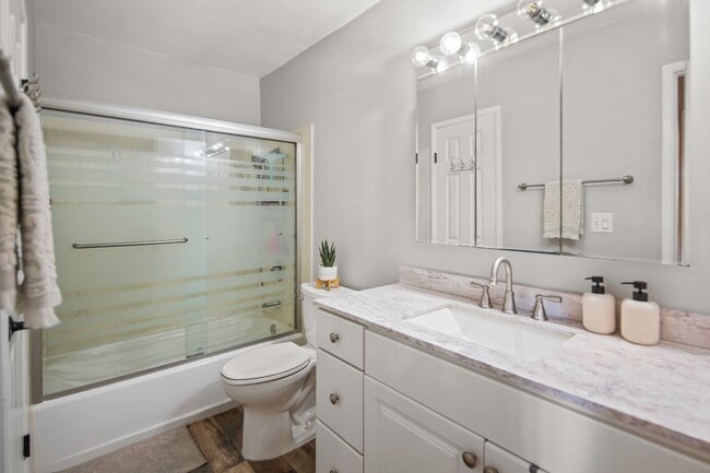 Building Photo - 7858 Cowles Mountain Ct