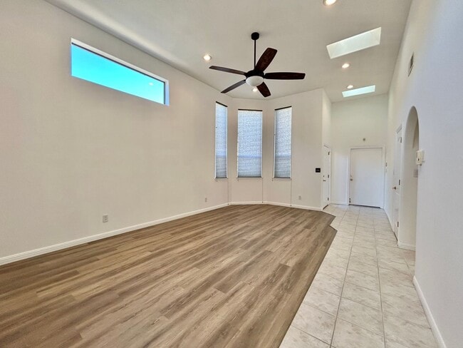 Building Photo - NE HEIGHTS