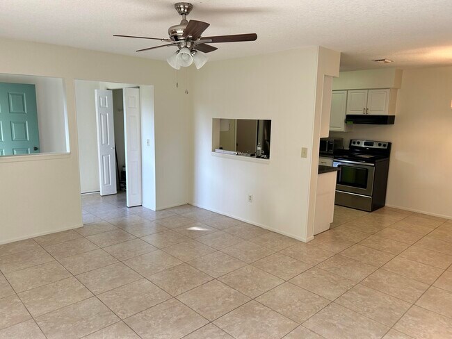 Foto del edificio - 4114 NW Cinnamon Tree Cir