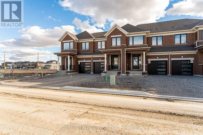 Building Photo - 123 Sanderson Dr