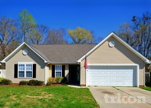 Building Photo - 4136 Red Shed Ln