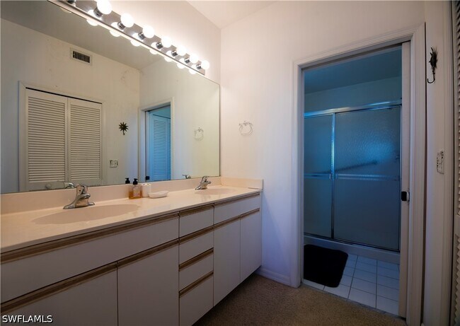 Foto del edificio - 7104 Barrington Cir
