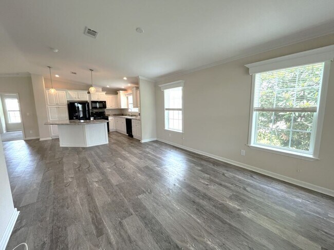 Foto del edificio - 146 Highland Dr
