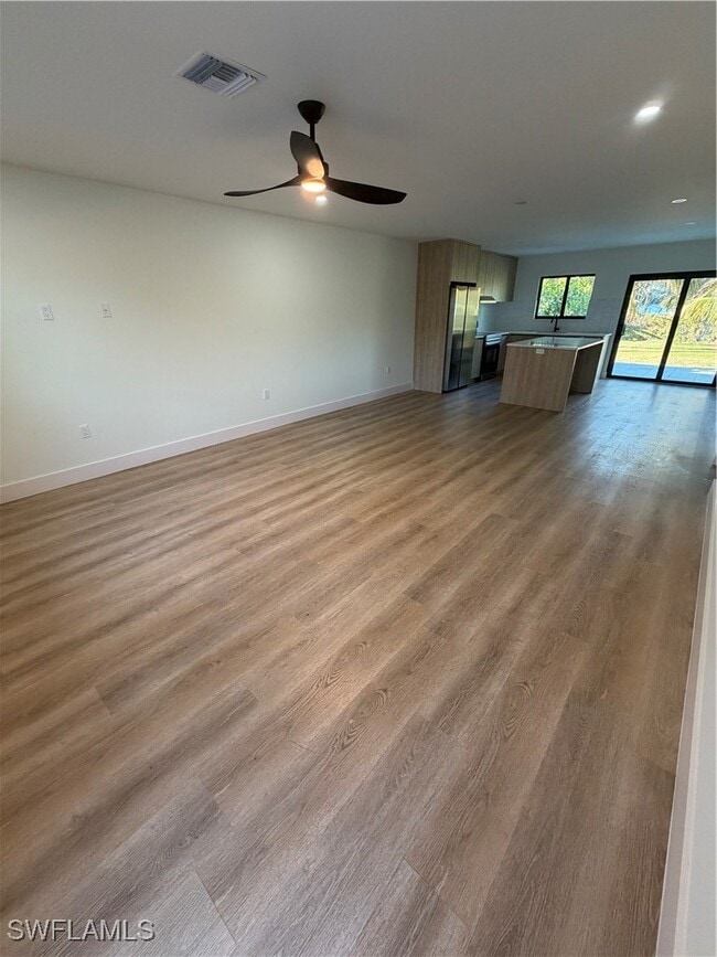 Foto del edificio - 3619 Poplar Way