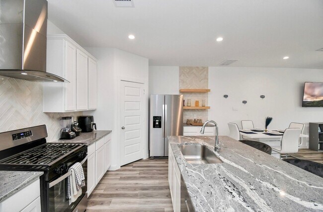 Building Photo - 10411 Pelham Cres Ct
