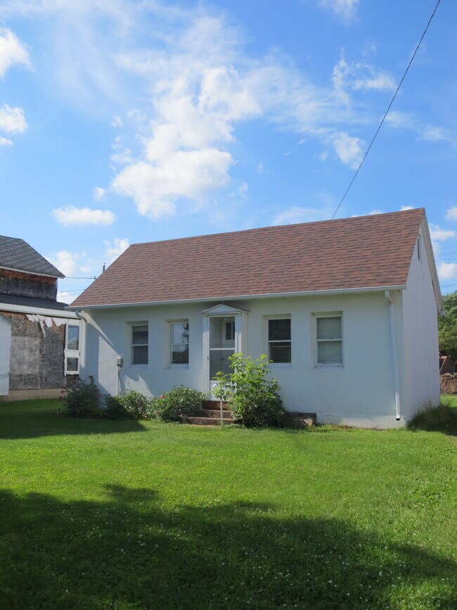 505 Flambeau Avenue Patio trasero - 505 Flambeau Ave