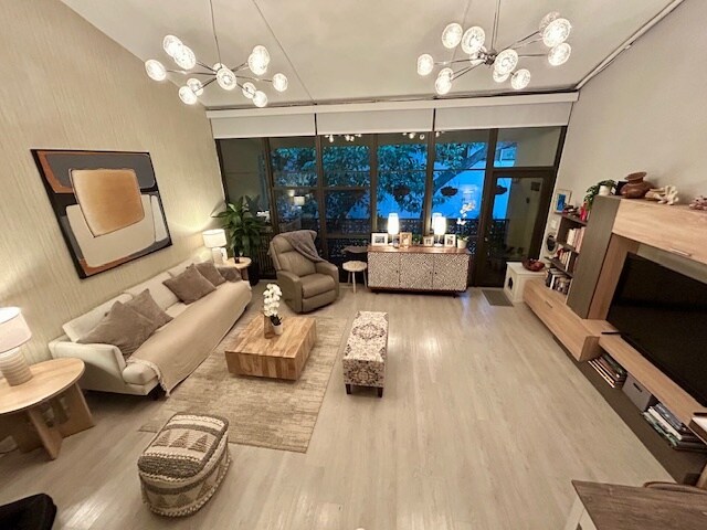 Foto del edificio - 2666 Tigertail Ave