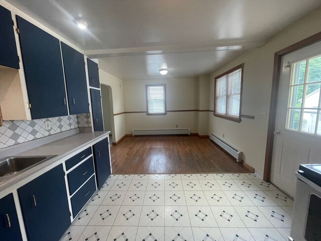 Building Photo - 33 Apremont St