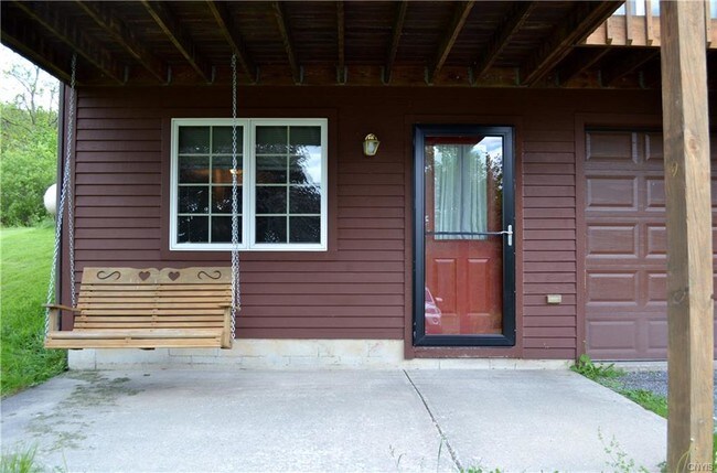 Building Photo - 1677 Coon Hill Rd