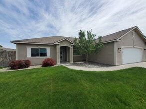 Building Photo - 1506 Desert Springs Ave