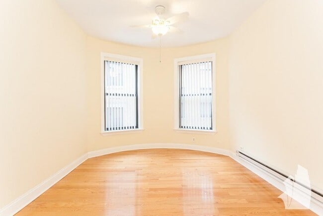 Building Photo - 1224 N Dearborn St