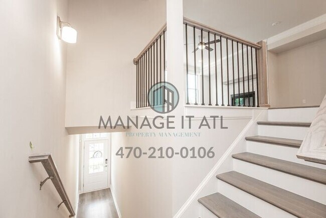 Foto del edificio - Elegant 4 bedroom Townhome in Chamblee close to I-85