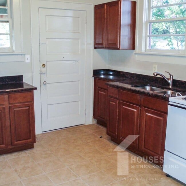 Foto del edificio - 16 W Stone Ave