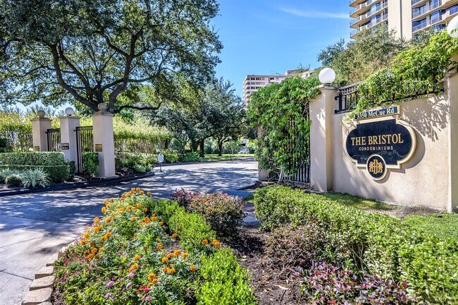 Foto del edificio - 3350 McCue Rd