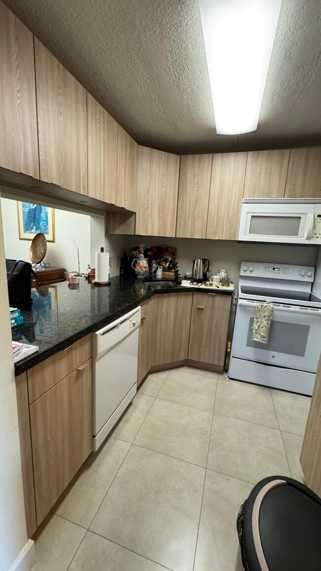 Foto del edificio - 719 Sunny Pine Way