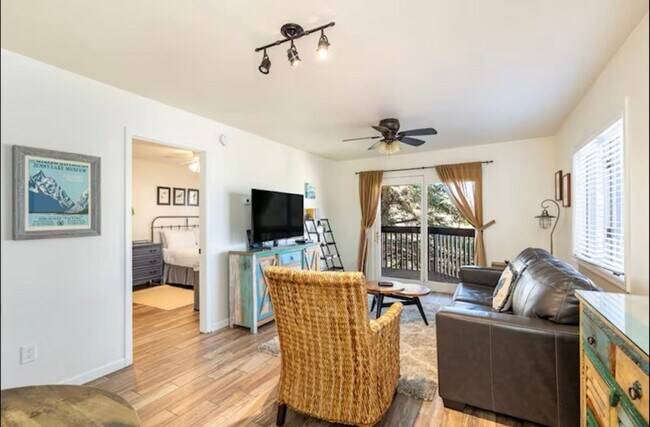 Foto del edificio - 2645 Valley View Dr