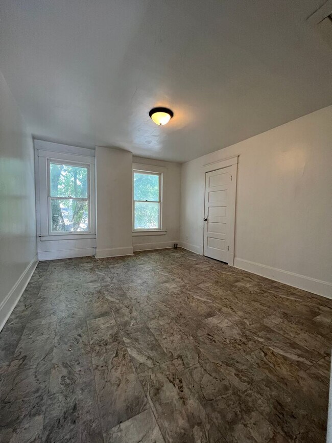 Foto del edificio - Remodeled 1 bedroom with bonus room
