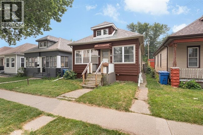 Building Photo - 497 McKay Ave