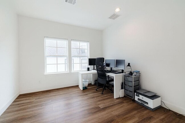 Photo - 10760 Craighead Dr Townhome