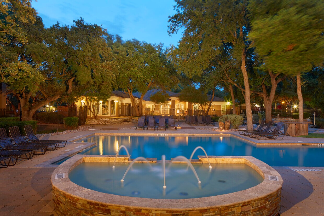 Northland at the Arboretum Apartments in Austin, TX