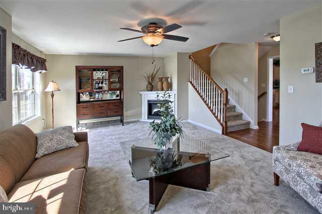 Building Photo - 6468 Creekbend Dr