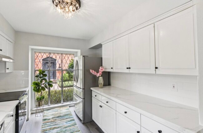 Foto del edificio - 6429 Burgoyne Rd