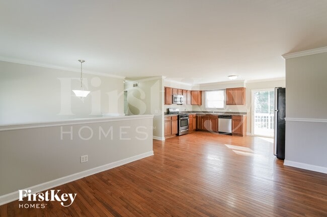 Building Photo - 3219 W Beach Dr