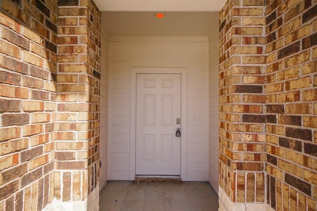 Building Photo - 5210 Becker Hills Ln